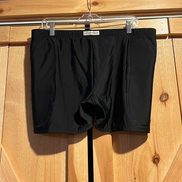 Under Armour MPZ XXL NWOT Shorts - Picture 5 of 7